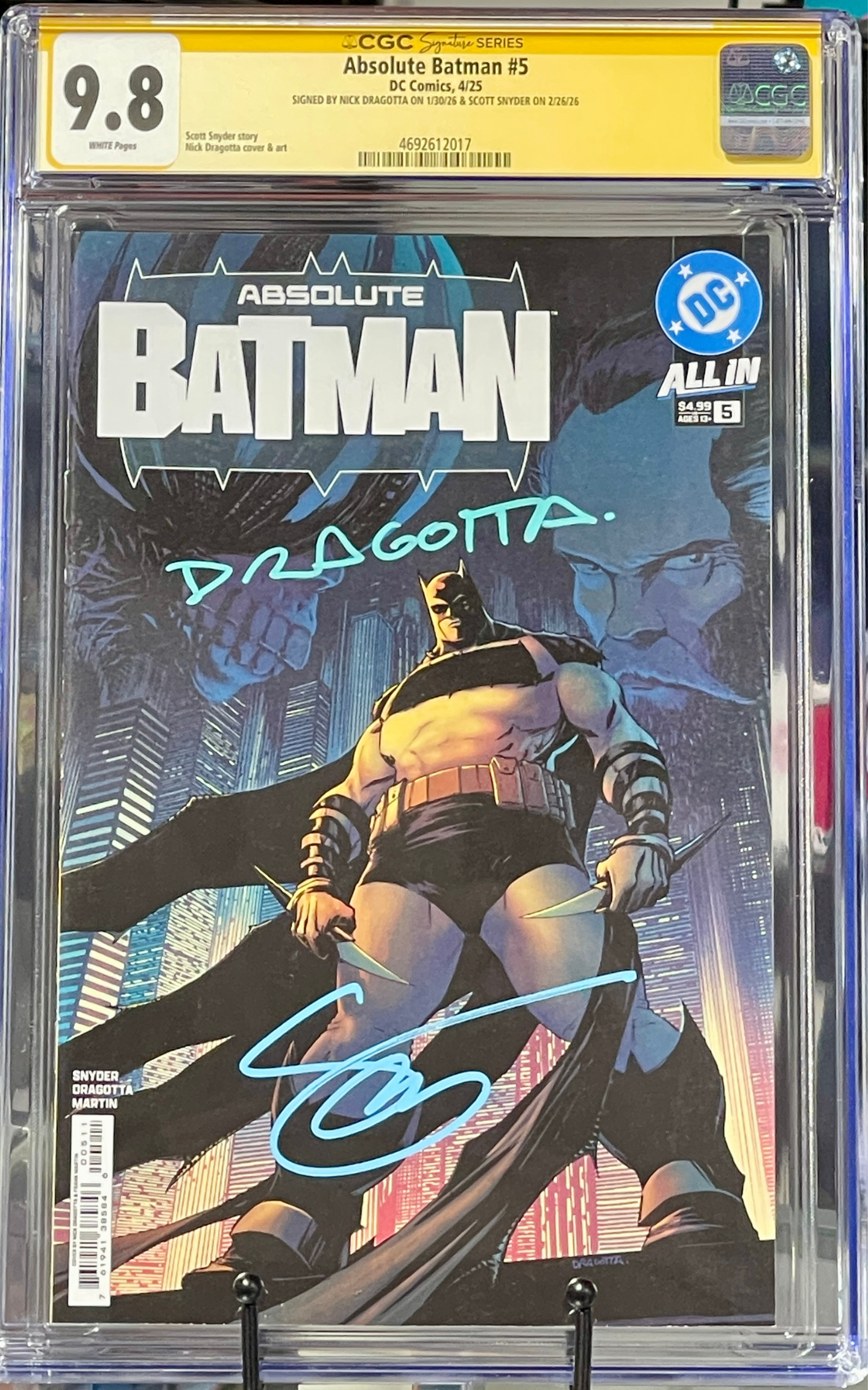 CGC 9.8 Absolute Batman #5 SIGNED by SCOTT SNYDER and NICK DRAGOTTA 1st Print CGC Signature Series