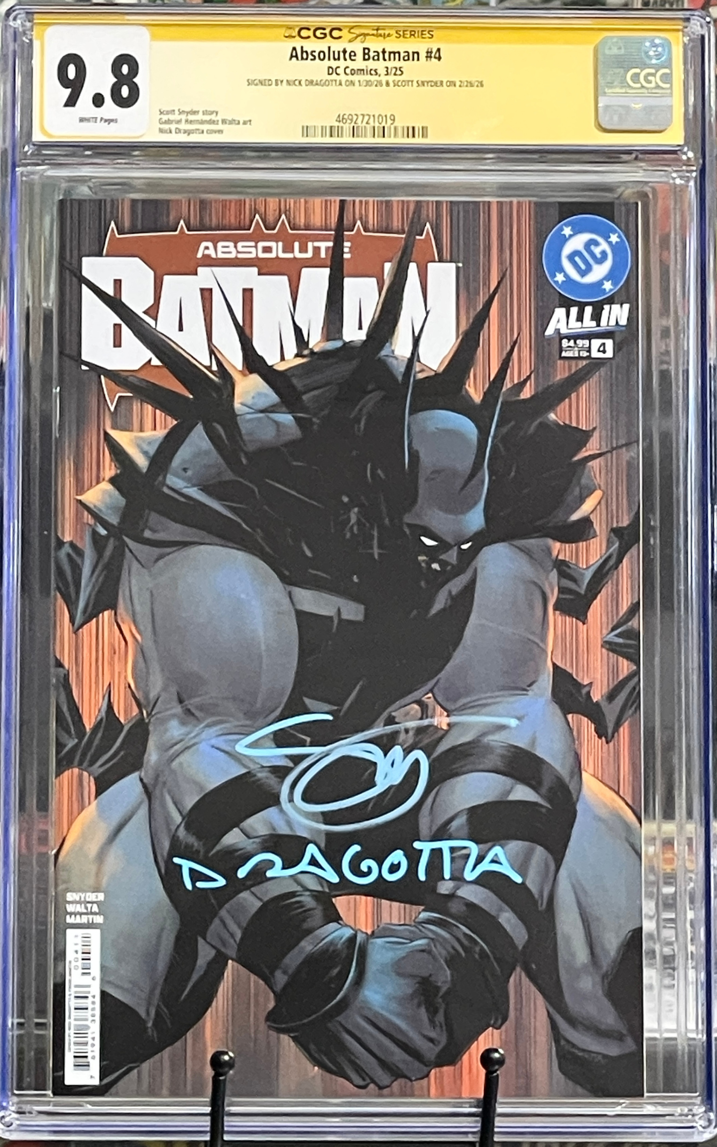 CGC 9.8 Absolute Batman #4 SIGNED by SCOTT SNYDER and NICK DRAGOTTA 1st Print CGC Signature Series